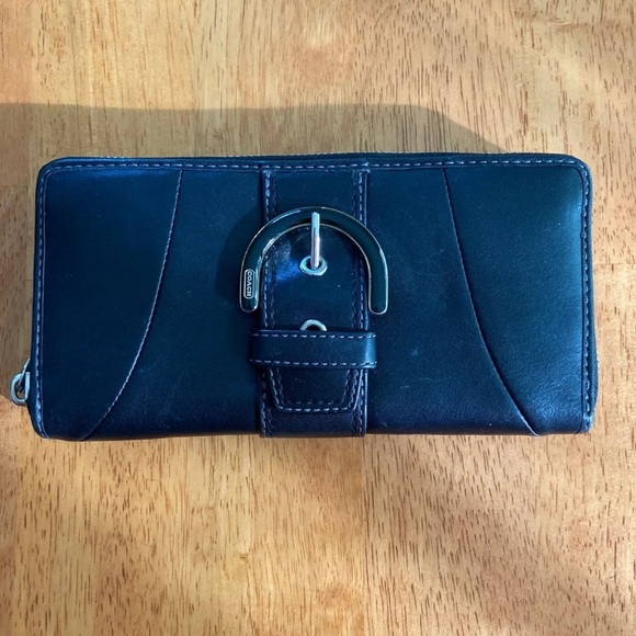 Coach Handbags - Coach Soho Signature Buckle Wallet